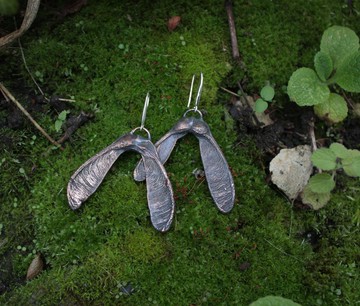 銅製楓種子耳環：電鑄楓樹莢果