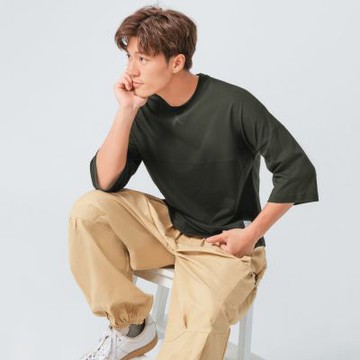 OB嚴選中大尺碼-厚磅棉質造型拼接設計T恤《KL1405》