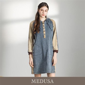 現貨【MEDUSA 曼度莎】率性牛仔拼接連帽休閒洋裝（M-XL）｜連帽洋裝 牛仔拼接 韓系穿搭