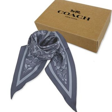 【COACH】C LOGO 100%蠶絲三角絲巾領巾禮盒(深藍)