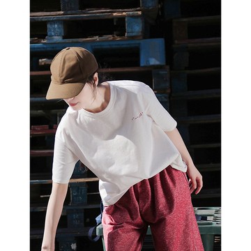 椰白色雙股棉緊實織造圓領寬松清涼短袖白T恤