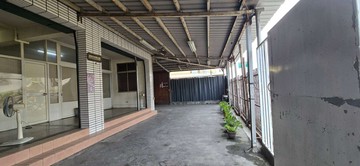 衛武營雙捷運站店住公寓一樓｜高雄市苓雅區澄清路