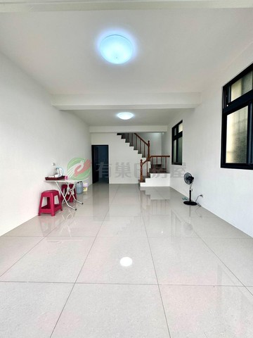 大里中興商圈前後臨路邊間大透天｜台中市大里區中興路二段