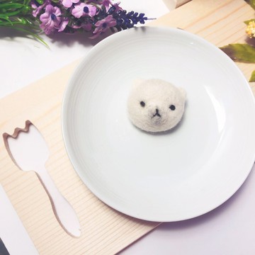 雪球巧克力_羊毛氈香草白熊 別針 2款