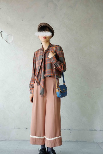 尋寶古著-英倫灰粉紅千鳥格印花綁帶雪紡襯衫