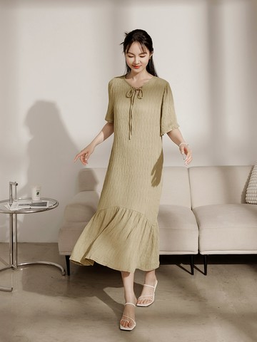 皺感織紋綁帶拼接裙襬長洋裝