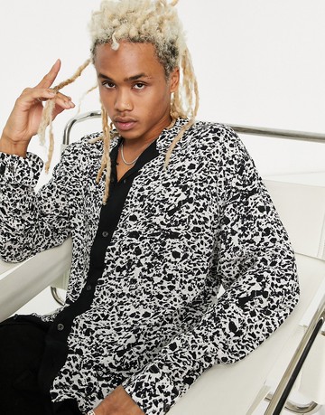 ADPT oversized monochrome print revere shirt with border shirt in black