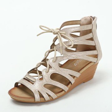 2025年新款百搭防滑平底水鉆涼鞋女夏季坡跟民族風學生配裙子鞋子