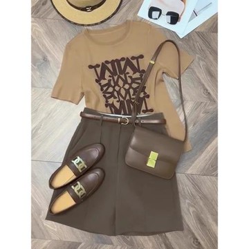 2024夏季新款女裝小個子穿搭一整套微胖顯瘦短褲鹽系輕熟兩件套裝