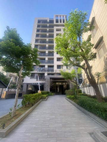 小豆塗城京讚｜輕屋齡實登下三房平車朝南視野戶｜台中市大里區塗城路