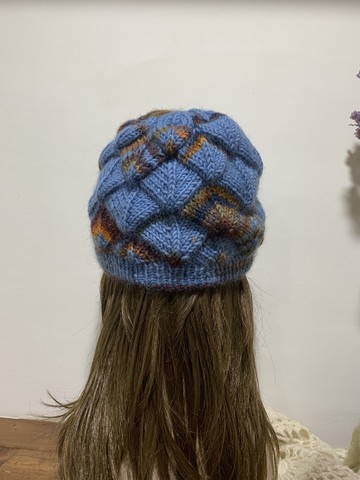 手工編織德式拼接毛帽。中性款毛線帽。藍/咖啡/黃