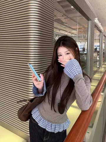 9th street假兩件格子拼接長袖T恤新款修身顯瘦下擺設計感小眾上衣 共兩色(預購)