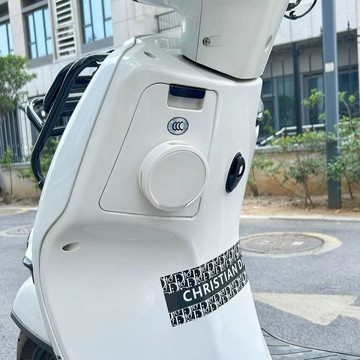 💖車載水杯架💖適用於踏板摩托車F125杯架改裝摺疊免打孔維多利亞本田改裝水杯架機車杯架 機車配件 機車飲料架 飲料架