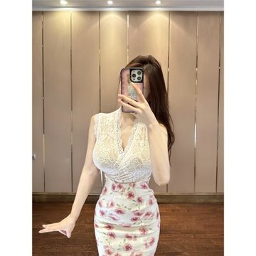 思瑞 蕾絲交叉V領顯胸背心 原創韓版純色氣質女人味修身無袖上衣t