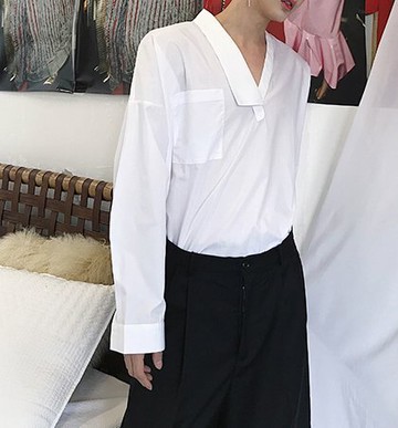 FINDSENSE H1 2018 夏季 新款 簡約文藝 領口不對稱設計 長袖 襯衫 潮流 時尚 男 襯衣 獨家款