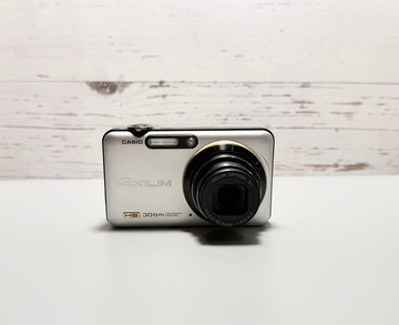 菁桐照相館CASIO EX-FC100(銀白) 數位相機 現貨