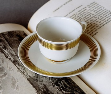 哈勒造型瓷杯 - 西洋古董