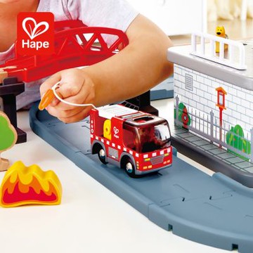 德國Hape 警笛消防玩具車