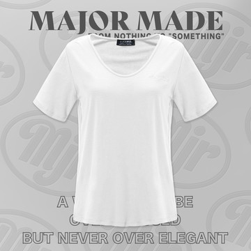 V領彈力刺繡弧度字短T