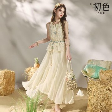 初色 文藝風純色圓領掛脖緹花層次中長連衣裙連身洋裝-杏色-14607(M/L可選)