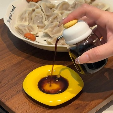 〖 𝑽𝒊𝒗𝒂 𝑯𝒐𝒎𝒆 〗按壓控油瓶 油壺 醬料瓶 玻璃油瓶 定量控油瓶 調味瓶 噴油瓶 醬油瓶 油瓶 醋瓶 廚房好物