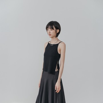 QUEENSHOP_S 女裝 側開衩綁帶細肩削肩背心-黑 現+預 【01099577】