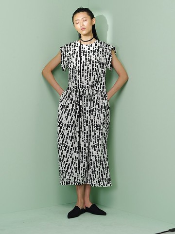 UUIN _ 黑白點印花洋裝