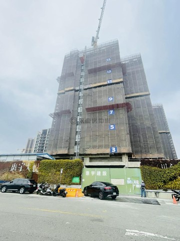 四品牌獨家｜惠宇機捷最後一案｜三房平車頂樓帝王戶｜台中市北屯區南興北二路