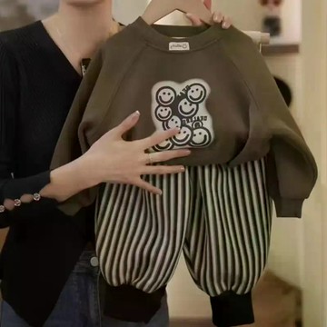 帥氣加倍！男童冬季套裝加絨衣服寶寶秋裝新款潮衣痞帥氣外穿 男童套裝 秋冬衛衣衛褲兩件套 中小童套裝 休閒套裝