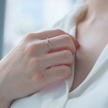 V型鑲鑽線戒-玫瑰金