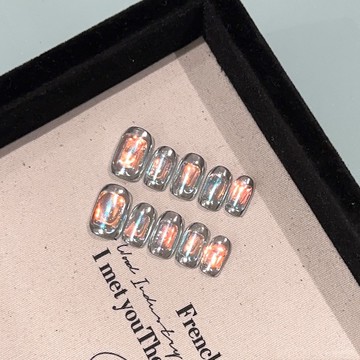 ➕最新設計款穿戴甲💅純手工穿戴甲片高級感秋冬季銀色極光甲短款美甲顯白炫酷輕奢指甲短方穿戴甲 RY2C