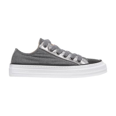 Sneakers with monili