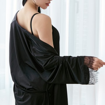 睡衣【玩美閨蜜】絲滑緞面蕾絲罩衫(質感黑)
