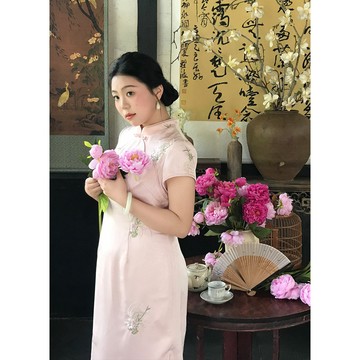62408L_全新中式刺繡洋裝2026女夏季新款修身顯瘦氣質改良大尺碼旗袍