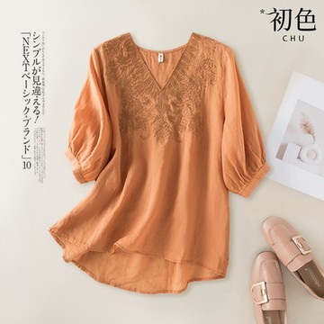 初色  棉麻風刺繡V領上衣-共3色-62485(M-2XL可選)