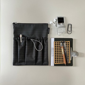 防潑水 文具雜誌兩用收納包 (黑色 格紋)
