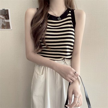 ZUCA”S - 韓版復古顯瘦條紋針織背心 上衣 小可愛 女裝 背心女 衣服 短版上衣 短版背心 - V-257