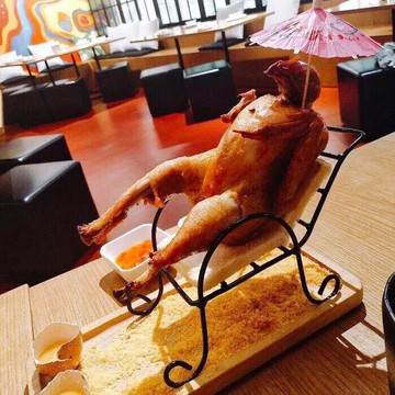 創意沙灘躺椅雞架躺椅鐵藝烤雞手撕雞餐具盤休閑餐吧主題餐廳新款
