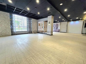 文中特區大面寬透店｜桃園市桃園區文中路