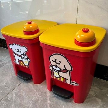 【限時優惠🏆】線條小狗麥當勞垃圾桶 搞怪垃圾桶 腳踏帶蓋垃圾桶 大容量腳踏式帶蓋客廳衛生間紙簍 造型垃圾桶 按壓垃圾桶