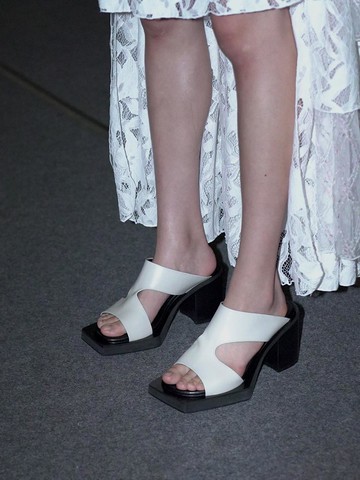 Margaret Mules []