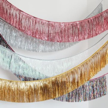 簡約輕奢高級媽媽生日裝飾布置金色流蘇雨絲簾寶寶兒童周歲背景墻