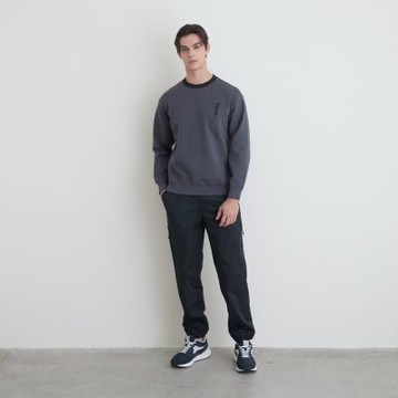 GIORDANO 男裝彈力束腳褲 G-Motion Nature系列 - 09 標誌黑