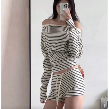 Muun Studio 純欲辣妹套裝條紋斜肩長袖高腰直筒短褲居家服可外穿兩件套