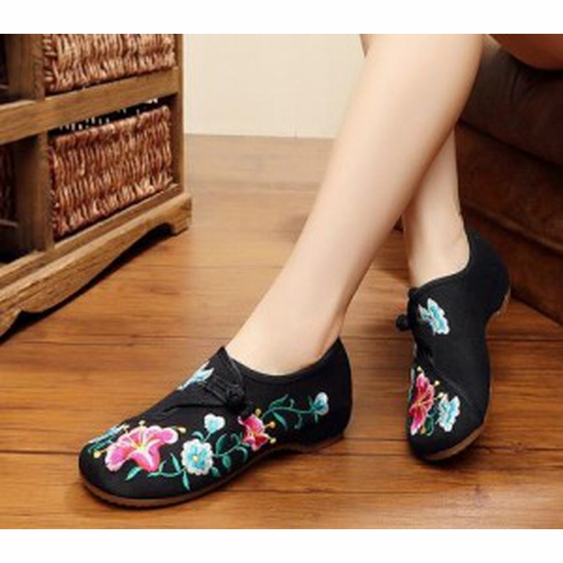 2点送料無料 パンプス靴 刺繍靴 婦人靴 中国風ボタン 民族風 ブーツ 綿麻靴 チャイナ靴 手作り北京布靴 通販 Lineポイント最大1 0 Get Lineショッピング