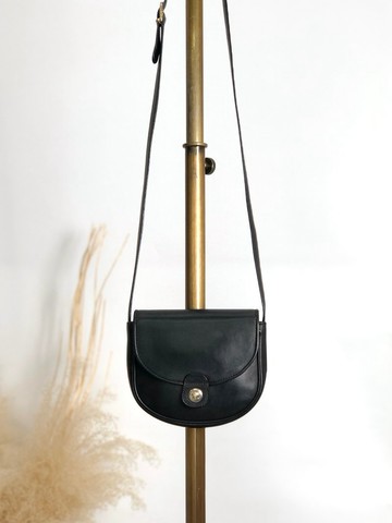 【日本直送 名牌中古包】CELINE 黑色 TRIOMPHE 凱旋門 壓紋 經典皮革 復古 手提包