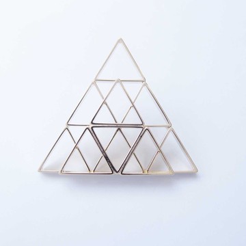 羅浮宮金字塔造型胸針