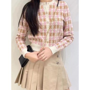 元品質 M家2024秋冬法式設計感提花菱格單排扣軟糯毛針織開衫外套