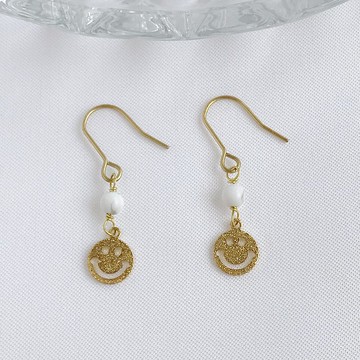 笑臉。白松石 天然石 黃銅耳勾 手作耳環 幸運 好運