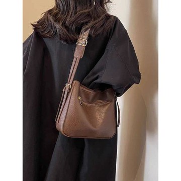 專柜包包女式2024新款斜挎包上班通勤包托特包分層寬帶斜挎水桶包